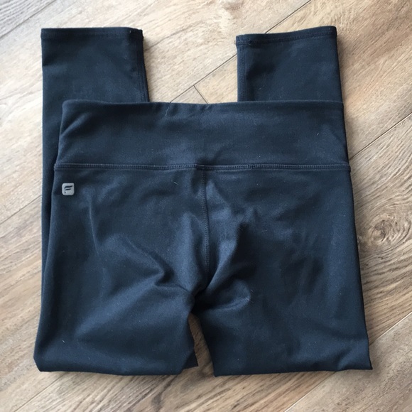 EUC Fabletics crop legging - Picture 2 of 4